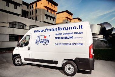 Mezzo di trasporto per traslochi e movimentazione