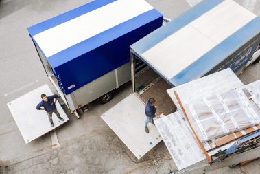 Fratini Bruno facchini spostano materiale